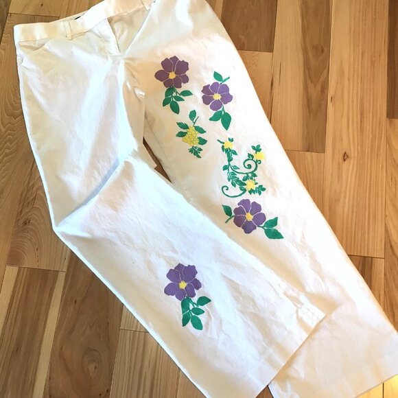 Upcycled Express White Pants, Painted Flowers, Funky Hippie Flared, Size 10 - Picture 9 of 13